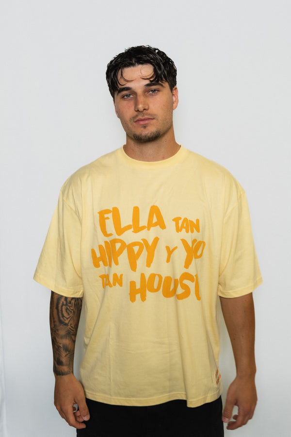 Camiseta oversize Love Generation amarillo pastel, «ella tan hippy y yo tan house» — Blooma x Hippy House