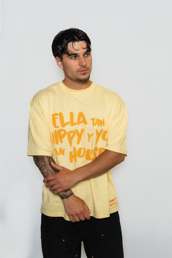 Camiseta Love Generation amarilla, vista frontal — Blooma MDT